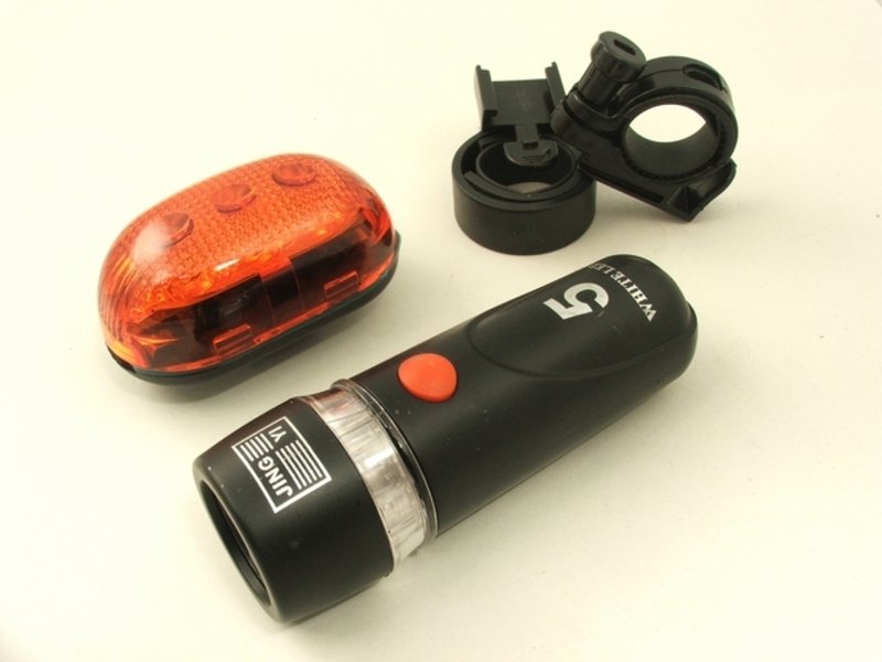 SET ILUMINAT - set far fata 5 led + stop spate/sclipitor 3 led, + b