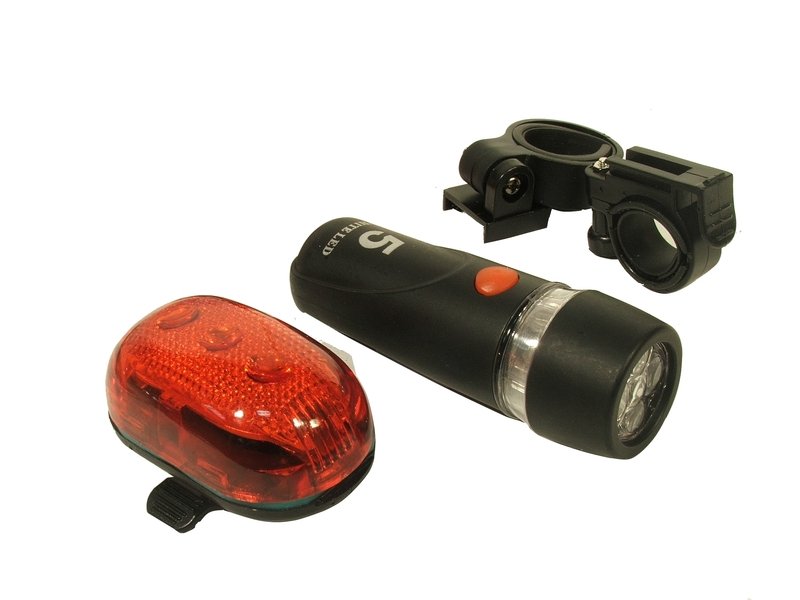 SET ILUMINAT - set far fata 5 led + stop spate/sclipitor 3 led